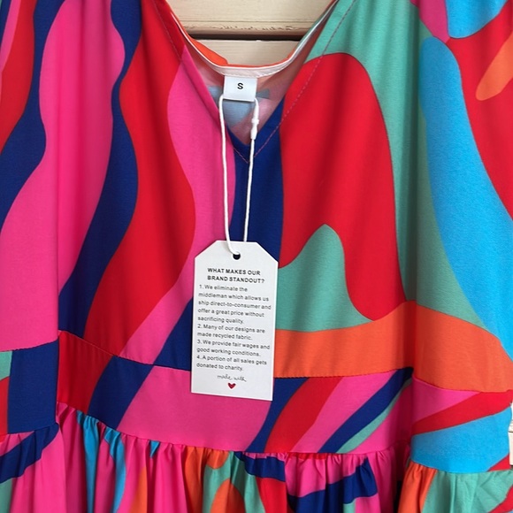 Boutique Brand maxi dress with shoulder detail. Size Small - Picture 3 of 6